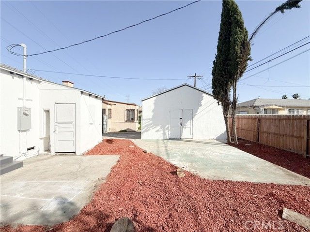 220 W 98th Street, Los Angeles, CA 90003