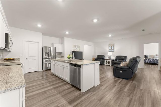 754 Bentwater Way, Hoschton, GA 30548