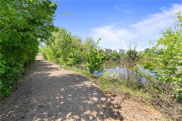 754 Bentwater Way, Hoschton, GA 30548