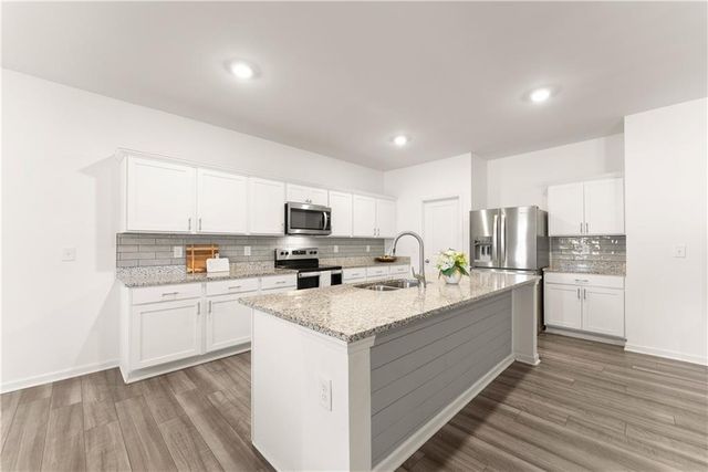 754 Bentwater Way, Hoschton, GA 30548