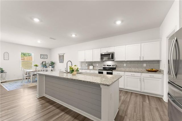 754 Bentwater Way, Hoschton, GA 30548