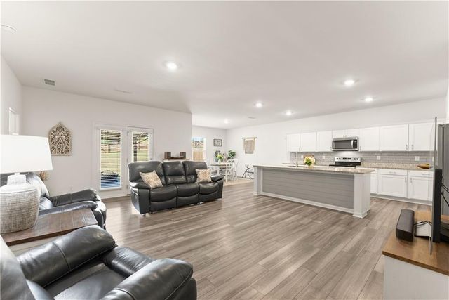 754 Bentwater Way, Hoschton, GA 30548