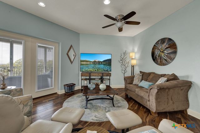 3811 Potters Creek Road, Canyon Lake, TX 78133
