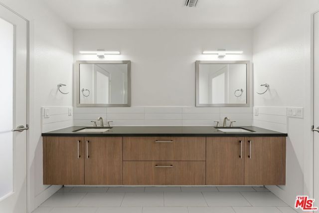 12837 Moorpark Street 313, Studio City (los Angeles), CA 91604