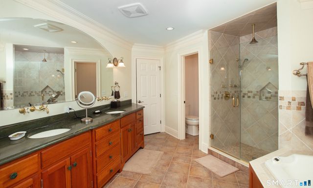 1 Spectacle Lane, Ridgefield, CT 06877