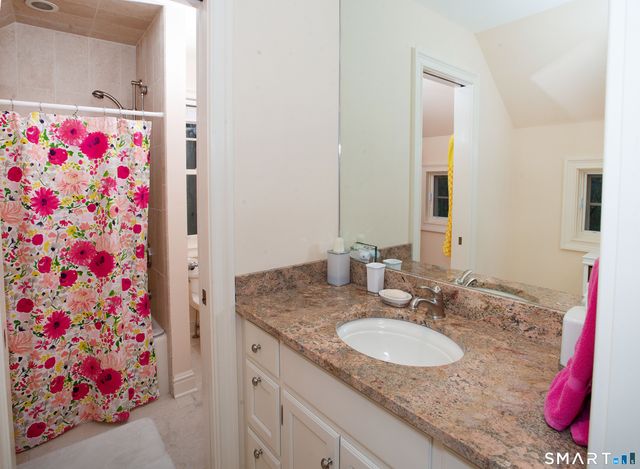 1 Spectacle Lane, Ridgefield, CT 06877