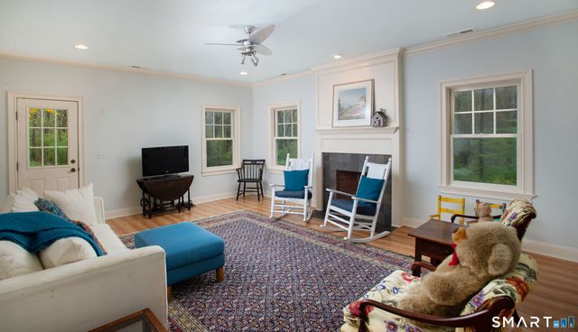 1 Spectacle Lane, Ridgefield, CT 06877
