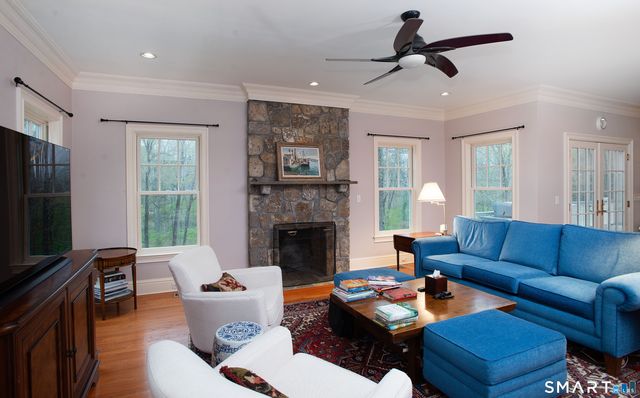 1 Spectacle Lane, Ridgefield, CT 06877