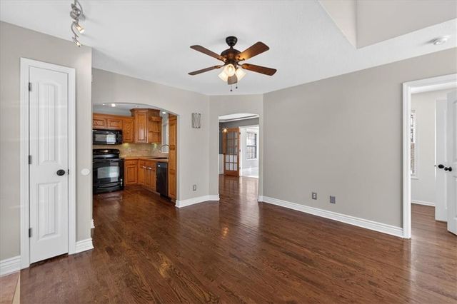 13121 Grandview Road, Grandview, MO 64030