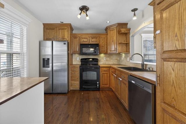 13121 Grandview Road, Grandview, MO 64030