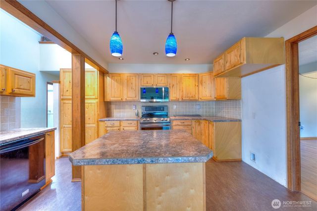 8325 Spurgeon Creek Road SE, Olympia, WA 98513