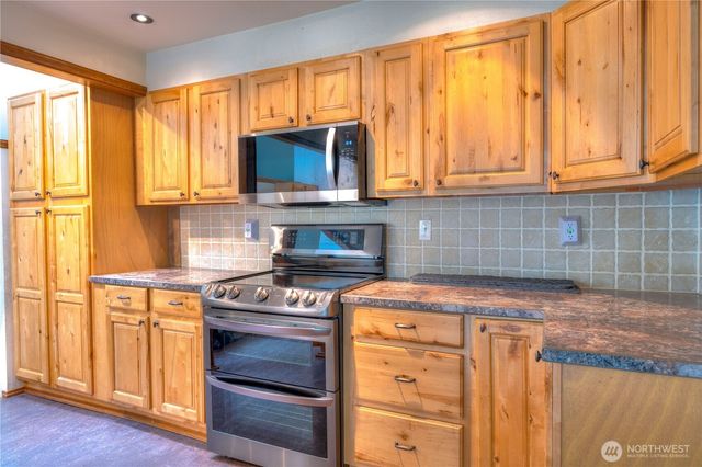 8325 Spurgeon Creek Road SE, Olympia, WA 98513
