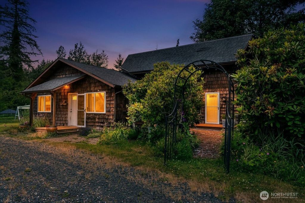 8325 Spurgeon Creek Road SE, Olympia, WA 98513