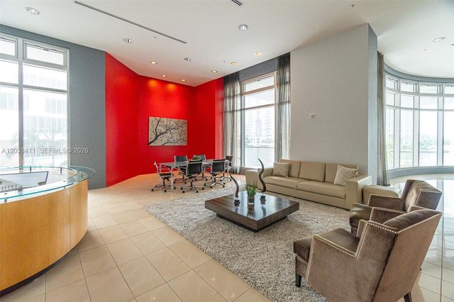 300 S Biscayne Blvd T-1411, Miami, FL 33131