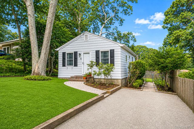 4 Vine Street, Hampton Bays, NY 11946