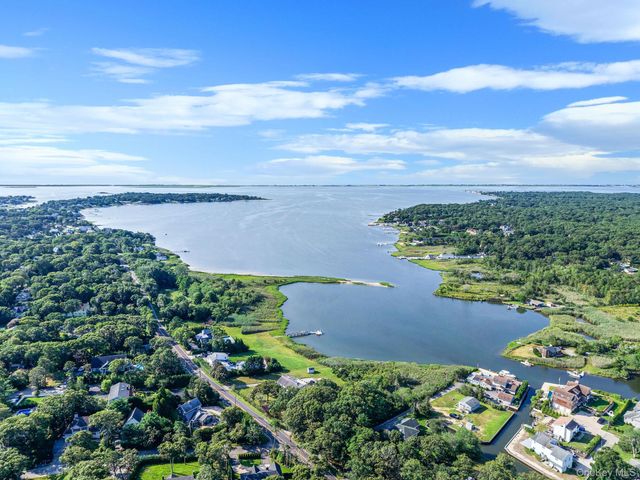4 Vine Street, Hampton Bays, NY 11946