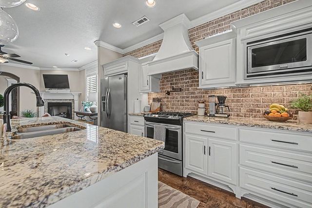 550 N Salem Road, Fayetteville, AR 72704