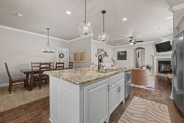 550 N Salem Road, Fayetteville, AR 72704