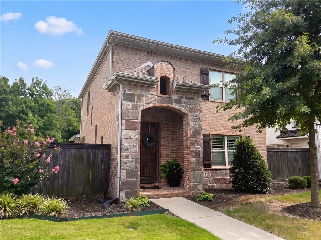 550 N Salem Road, Fayetteville, AR 72704