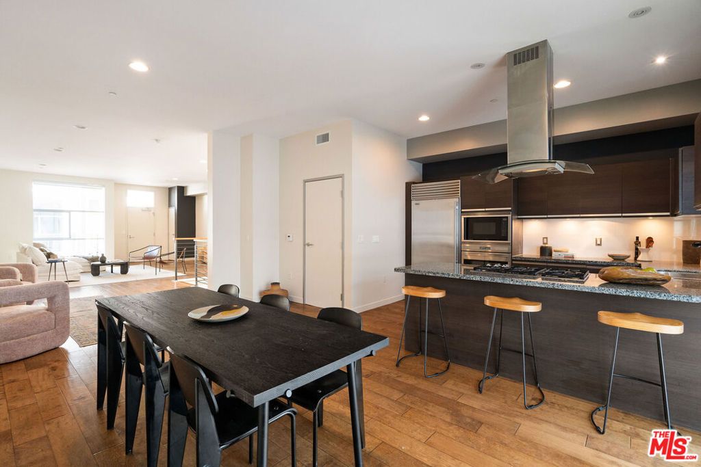 3119 Via Dolce 302, Marina Del Rey, CA 90292