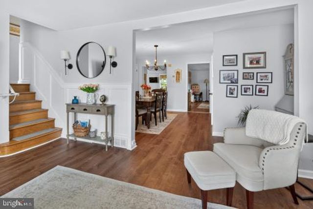 3801 CHALFONT DR, Philadelphia, PA 19154