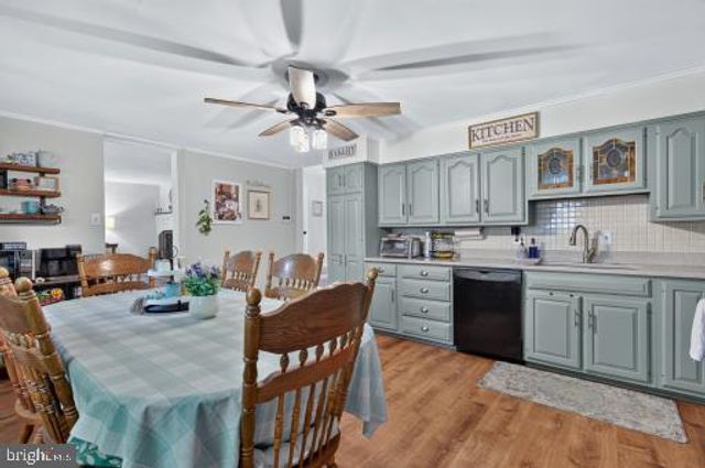 3801 CHALFONT DR, Philadelphia, PA 19154