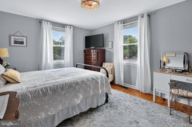3801 CHALFONT DR, Philadelphia, PA 19154