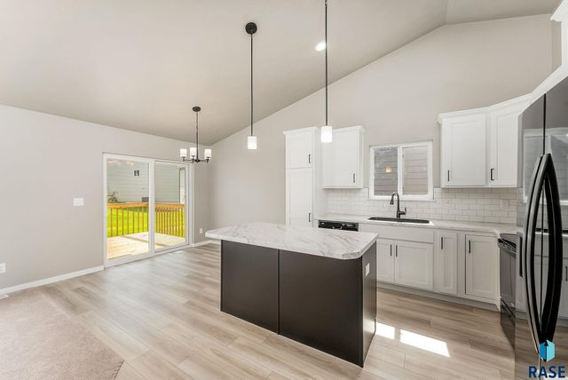 1808 N Concord Dr Drive, Sioux Falls, SD 57110