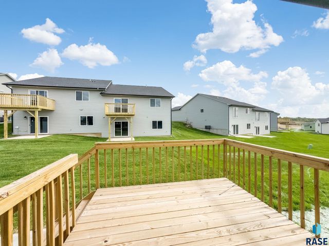 1808 N Concord Dr Drive, Sioux Falls, SD 57110