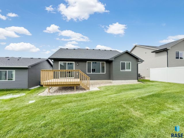1808 N Concord Dr Drive, Sioux Falls, SD 57110