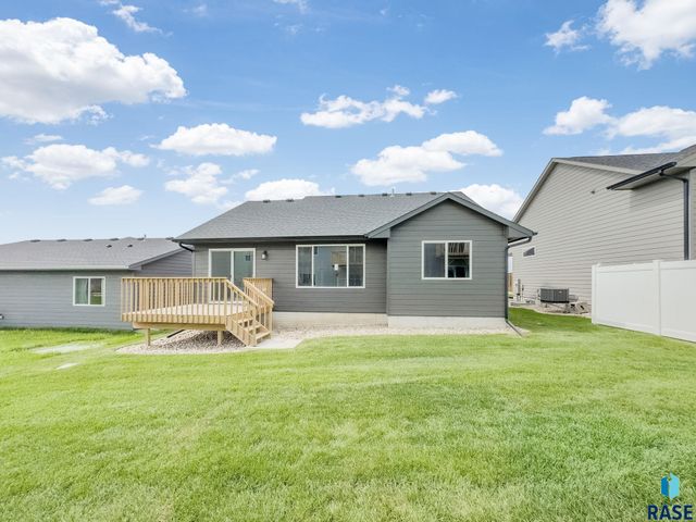 1808 N Concord Dr Drive, Sioux Falls, SD 57110