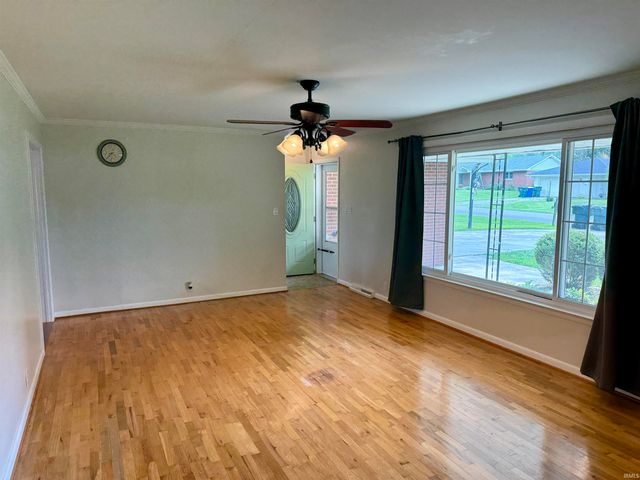 1212 N Wildwood Lane, Muncie, IN 47304