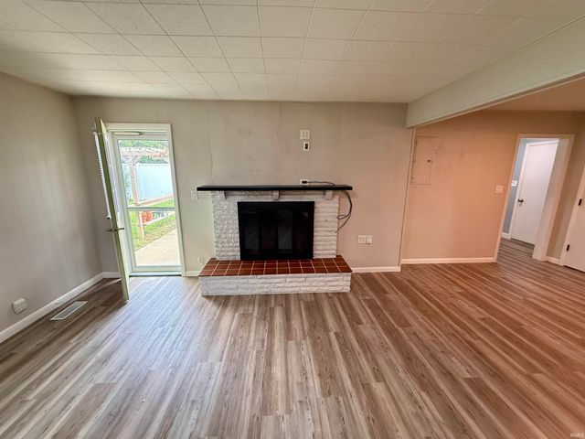 1212 N Wildwood Lane, Muncie, IN 47304