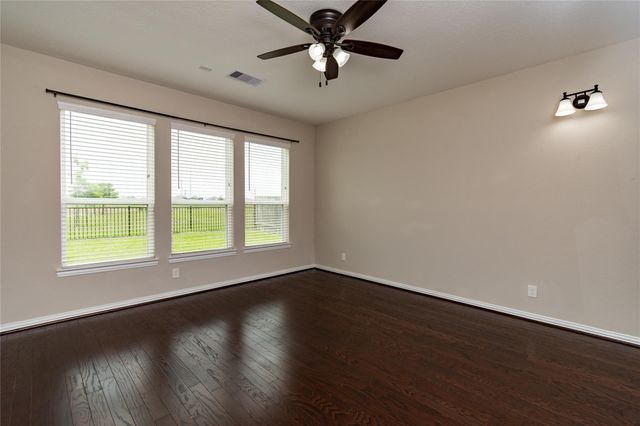 4810 Goldeneye Drive, Baytown, TX 77521
