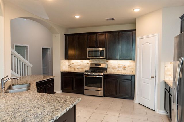 4810 Goldeneye Drive, Baytown, TX 77521