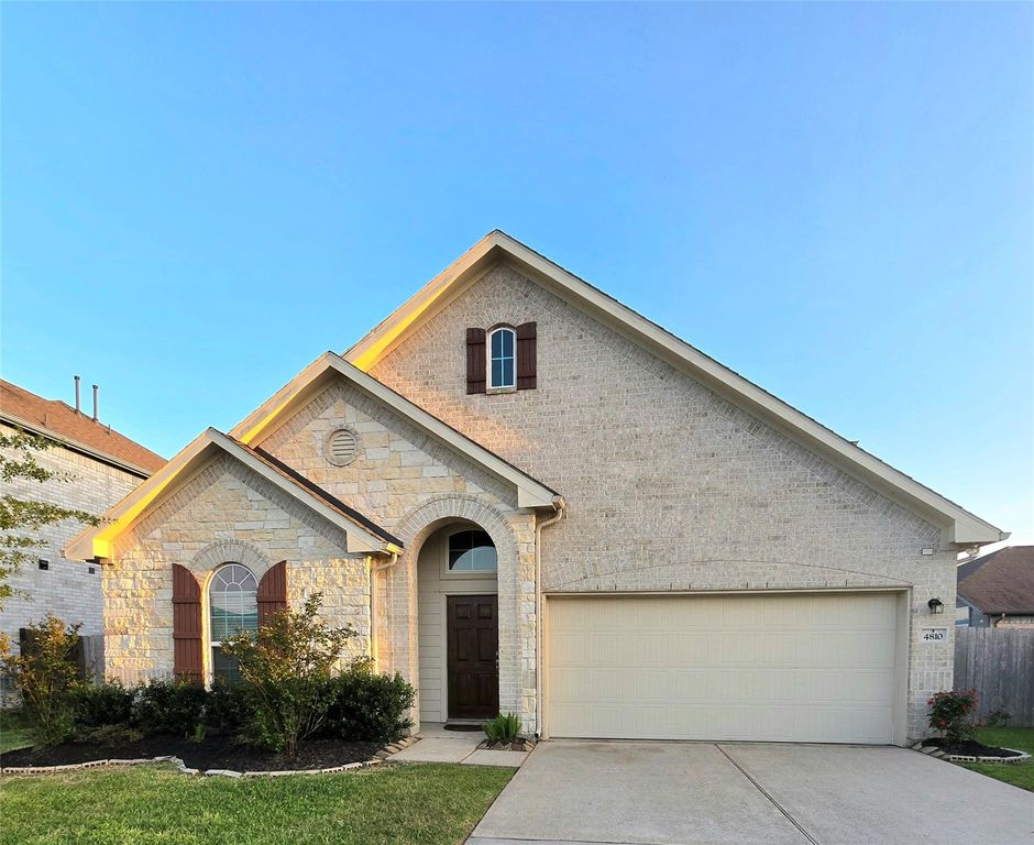 4810 Goldeneye Drive, Baytown, TX 77521