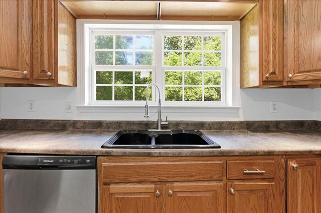 1313 Raydine Lane, Rossville, GA 30741