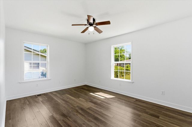 1313 Raydine Lane, Rossville, GA 30741