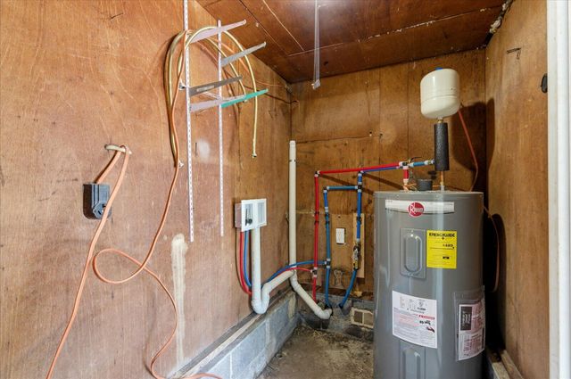 1313 Raydine Lane, Rossville, GA 30741