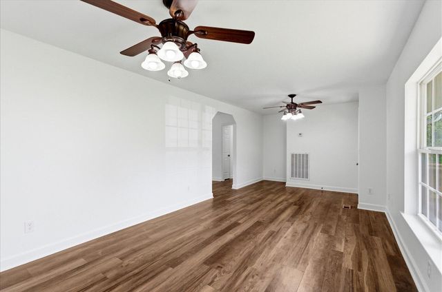 1313 Raydine Lane, Rossville, GA 30741