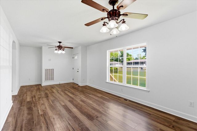 1313 Raydine Lane, Rossville, GA 30741