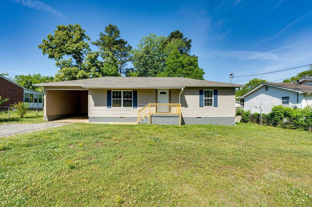 1313 Raydine Lane, Rossville, GA 30741