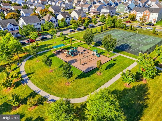58 BRADDOCK ST, Charles Town, WV 25414