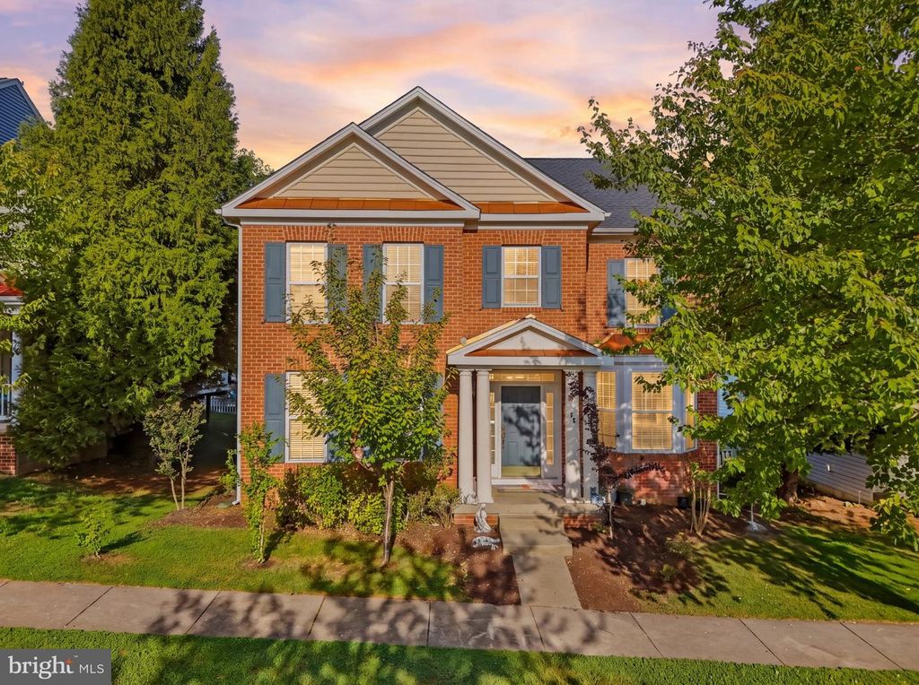 58 BRADDOCK ST, Charles Town, WV 25414