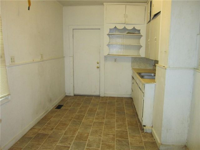 815 Elmwood Avenue, Kansas City, MO 64124