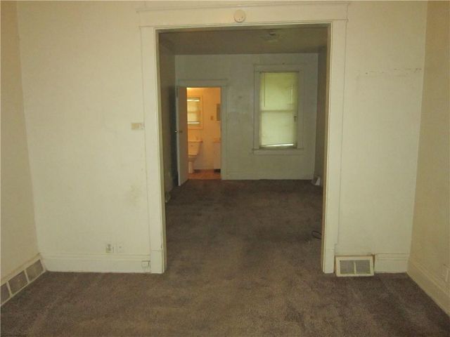 815 Elmwood Avenue, Kansas City, MO 64124