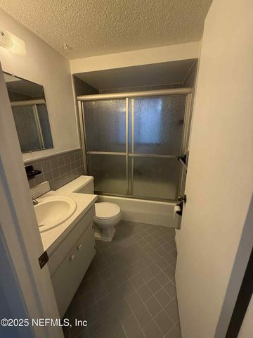 104 PARK Avenue, San Mateo, FL 32187