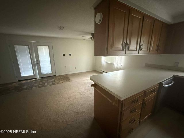 104 PARK Avenue, San Mateo, FL 32187