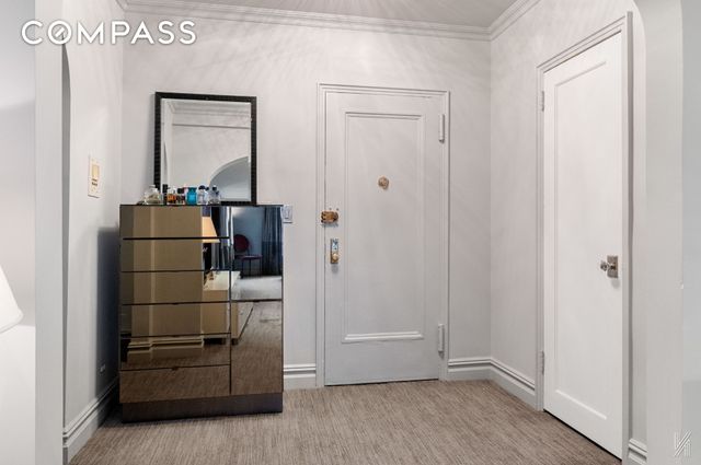 2540 31st Ave Apt 6F, New York City, NY 11106