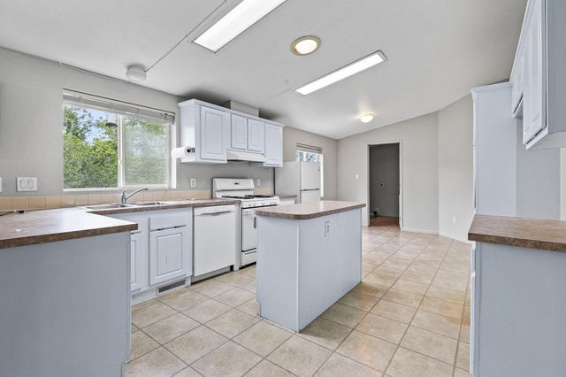 17235 View Drive, Cottonwood, CA 96022